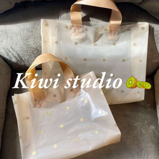 KiwiStudio (แพค50ใบ) ถุงใส่ของขวัญ ถุงพลาสติกหูหิ้ว ทองและสีดำ S/28*28*9（082）