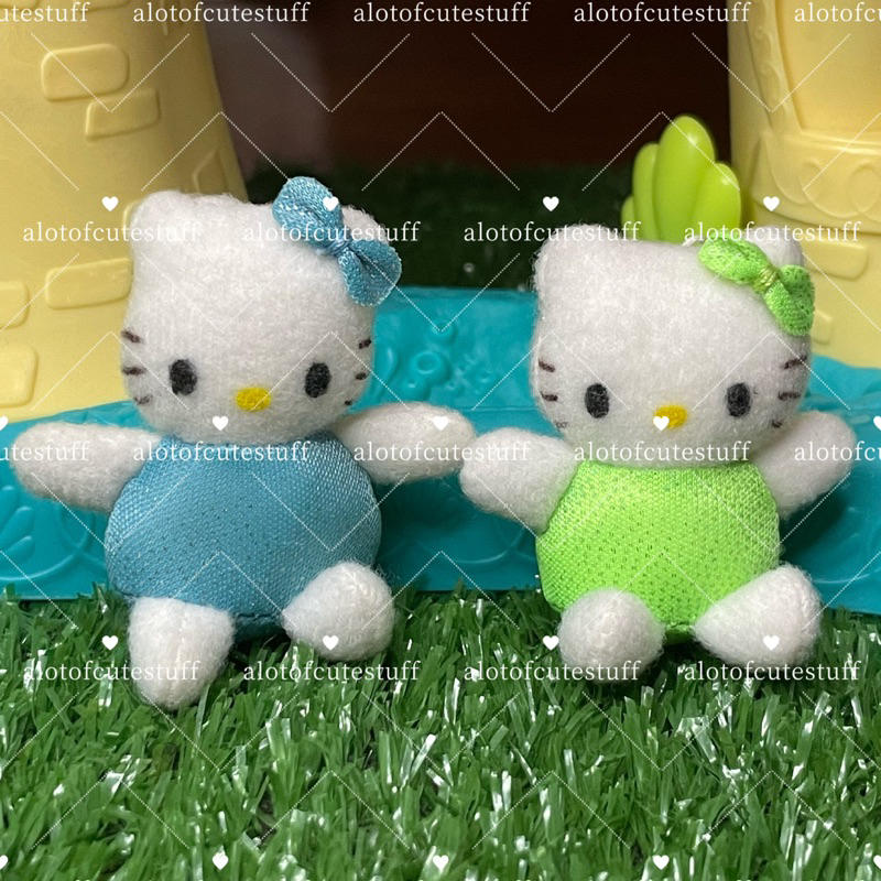 งดต่อราคา-คิตตี้จิ๋ว-น่ารัก-sanrio-งานปีเก่าวินเทจ-สภาพ90-กลิตเตอร์มีถลอกบ้างแต่อะไหล่ครบ-miniature-hello-kitty-4cm