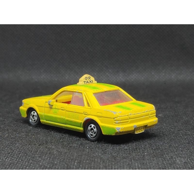 tomica-รถtaxi-nissan-blubird-ปี1988-made-in-japan