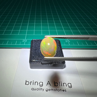 โอปอล (opal) ของเอธิโอเปีย 1.85!ct (10.5x8x5mm) โอปอล มีตำหนิบ้าง แต่เล่นไฟสวยมาก