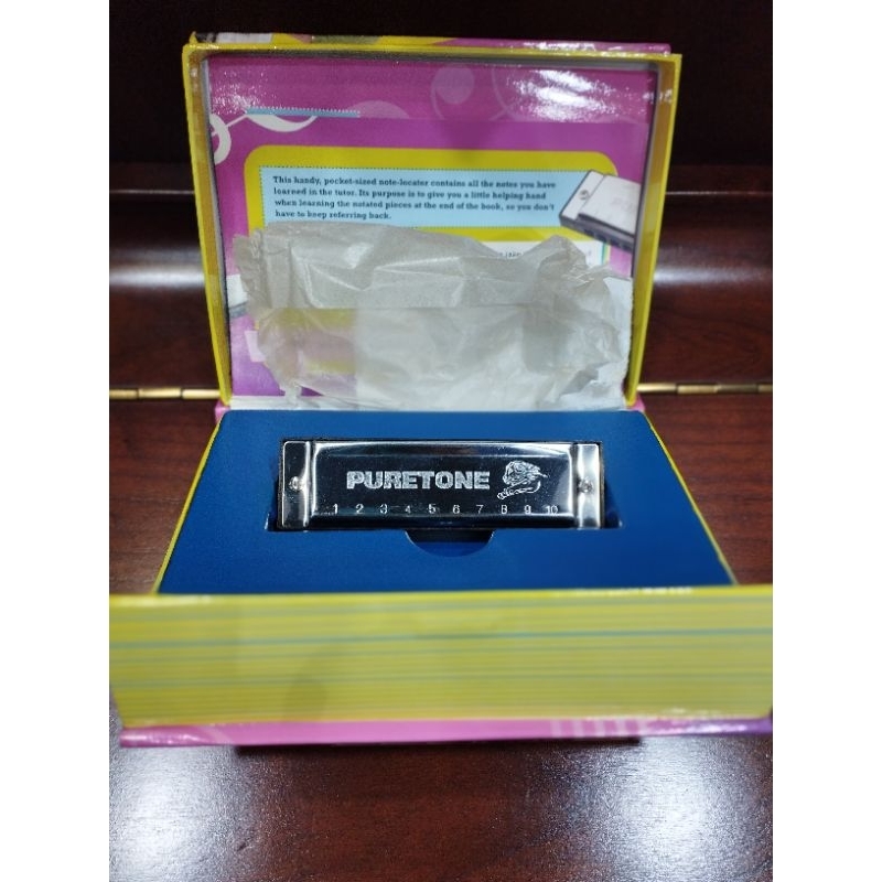 tiny-tutors-howling-harmonica-9781846090844ลดพิเศษกล่องสีซีดอุปกรณ์ด้านในใช้ได้ปกติ