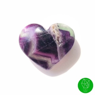 ฟลูออไรท์​ทรงหัวใจ (Fluorite Heart)