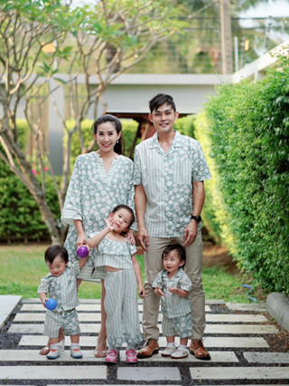 Family First Collection เสื้อครอบครัว เซ็ตพ่อ แม่ ลูก ผ้า Cotton Linen