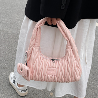 AMILA กระเป๋าหนัง PU ใต้วงแขน แฟชั่นเกาหลี สำหรับผู้หญิง สีชมพู การออกแบบจีบ กระเป๋าสะพาย (พร้อมกระเป๋าสตางค์ใบเล็ก)
