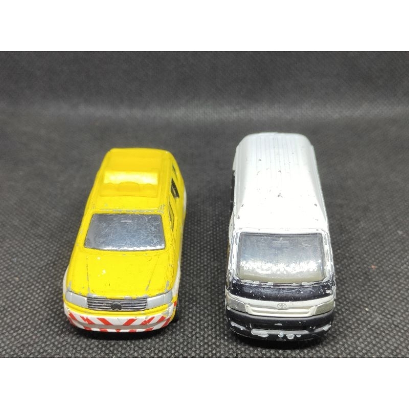 tomica-toyota-hiace-amp-probox