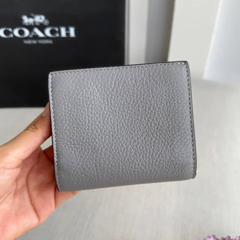 กระเป๋าสตางค์ใบสั้น-snap-wallet-coach-c2862-หนังแท้-สีเทา-2พับ-ใบเล็ก