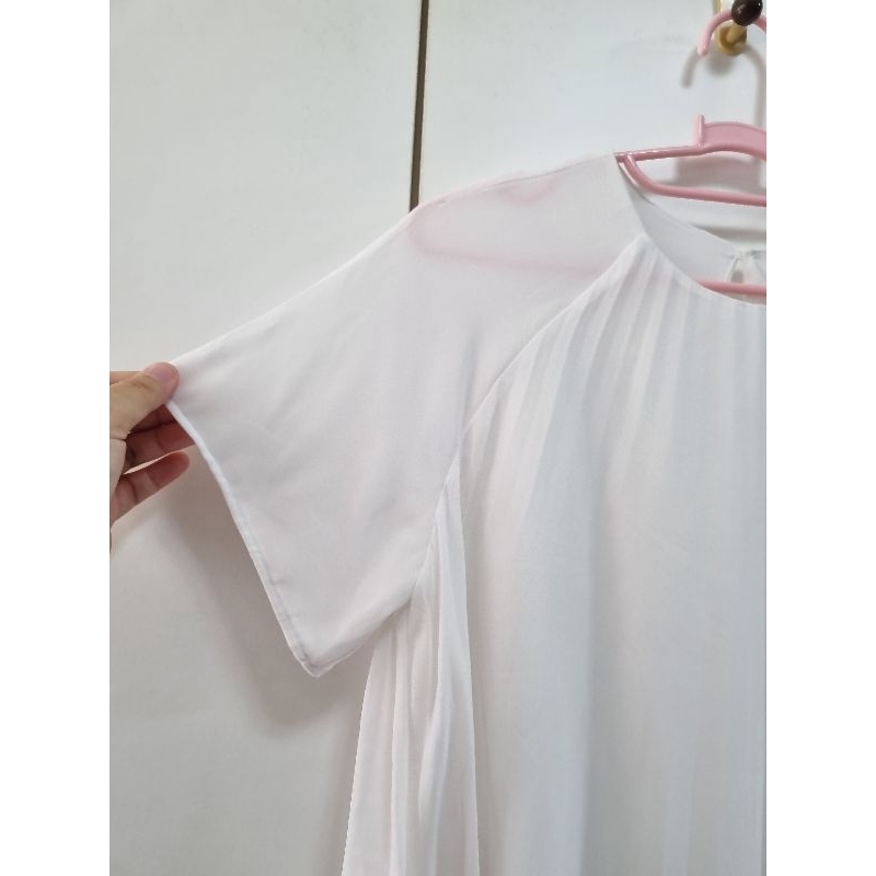 2nd-uniqo-แท้-เสื้อคอกลม-ผ้าชีฟองสีขาว