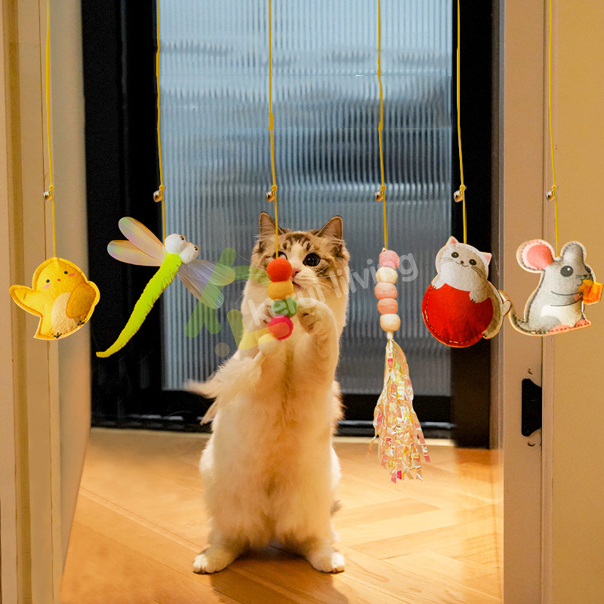 ของเล่นแมวยืดได้-ของเล่นแมวที่แขวนไว้ที่ประตู-แมวคลายความเบื่อหน่ายกับของเล่น-เชือกเด้งยืดหยุน-พร้อมตุ๊กตาแขวนประตู