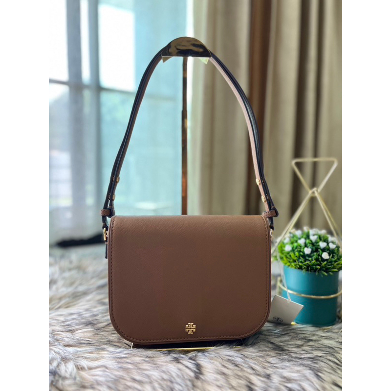 ผ่อน0-กระเป๋าสะพายข้าง-หนังแท้สีน้ำตาล-tory-burch-emerson-saffiano-leather-crossbody-shoulder-bag-134839-8นิ้ว