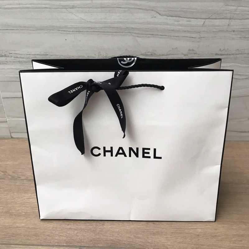 ถุงกระดาษ-ถุง-พร้อม-ริบบิ้น-แบรนด์-chanel-ของแท้-แน่นอน-ใบใหญ่