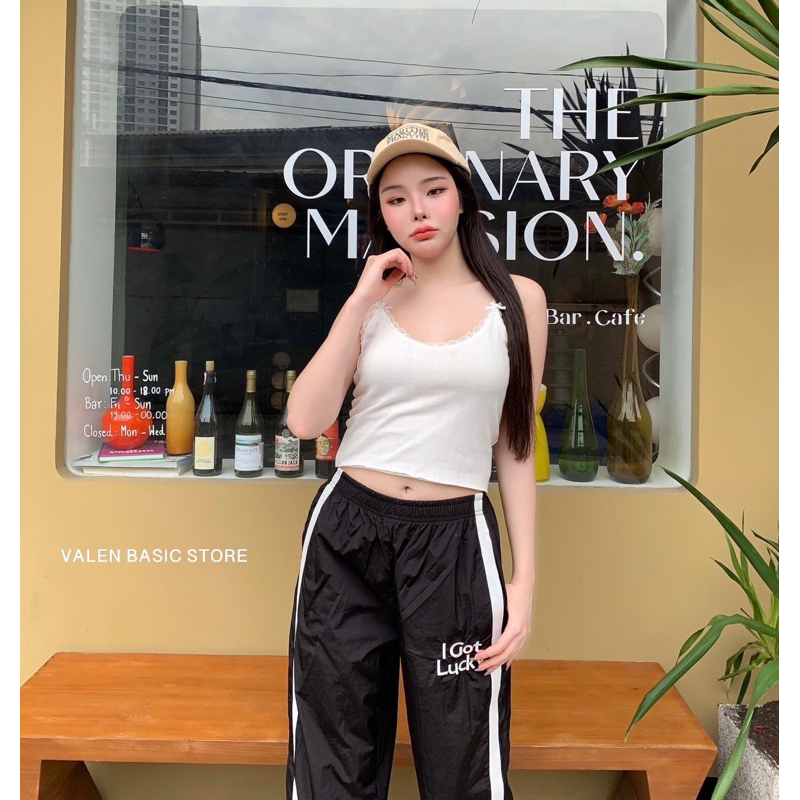 พร้อมส่ง-i-got-lucky-pants-กางเกงวอร์ม-ผ้าร่ม-nylon-สไตล์เกาหลีเกาใจ-ปักตัวอักษรนูน-ปลายขาจั๊ม-แต่งแถบข้าง-มีกระเป๋า