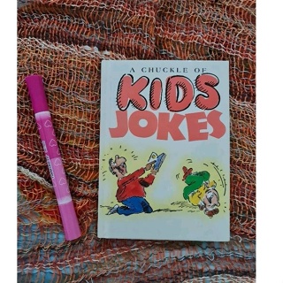 A CHUCKLE OF KIDS JOKES