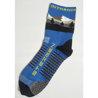 STEIGEN RUNNING SOCKS 1/2 LENGTH ลาย INTHANON - ถุงเท้าวิ่ง เนื้อผ้ายืดหยุ่น มันตุ่มกันลื่น