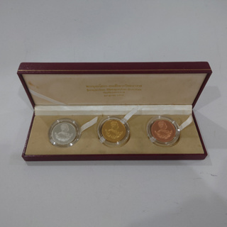 เหรียญพระรูปรัชกาลที่5 หลังพระพุทธโสธร (ชุด 3 เหรียญ เนื้อเงิน ทองแดง ชุบทอง ขัดเงา) รุ่นกาญจนาภิเษก บล็อกฮูกานิน สวิสๆ