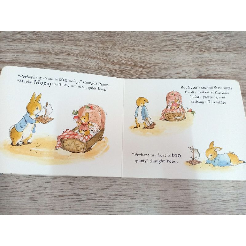 มือสอง-boardbook-a-peter-rabbit-tale-three-little-bunnies