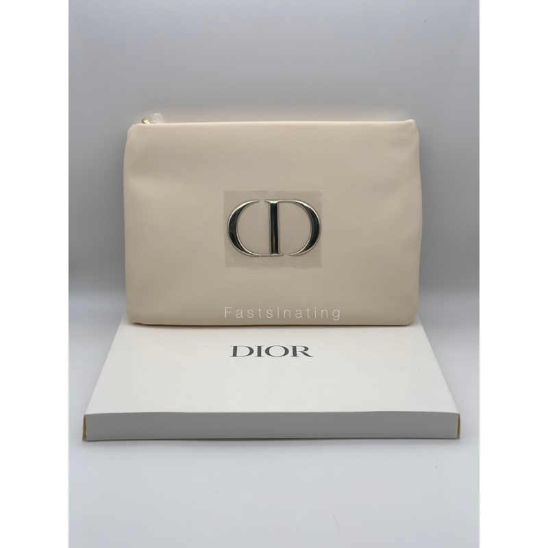 dior-cosmetic-bag-หนังเทียม-สีครีมโลโก้ทอง-ขนาด-9x6x0-5-นิ้ว-มาพร้อมกล่อง