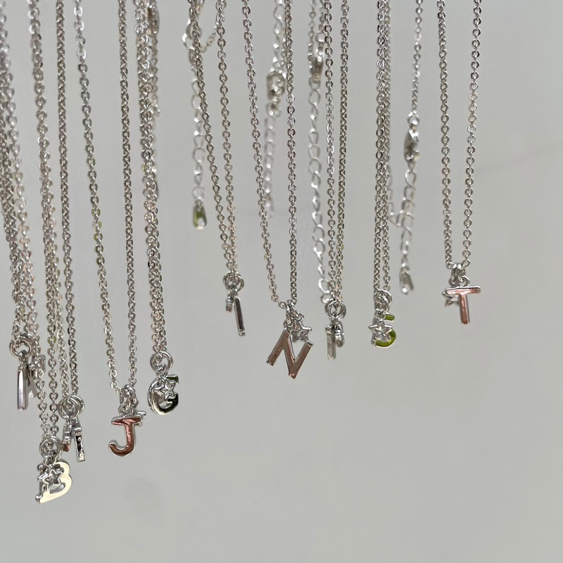 สร้อยคอตัวอักษรสีเงิน-silver-blair-necklace