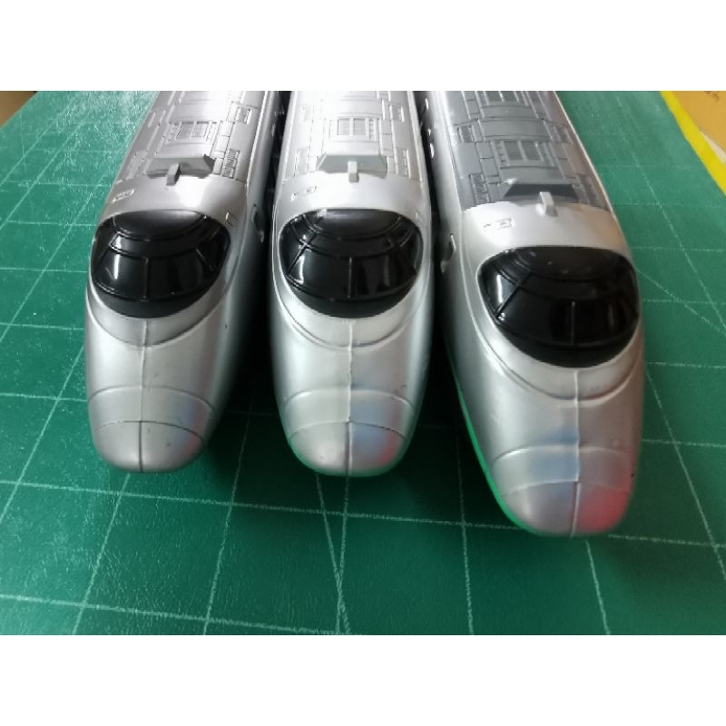 tomy-รถไฟญี่ปุ่น-400-series-shinkansen-ใส่ถ่าน-วิ่งรางฟ้า-ครับ