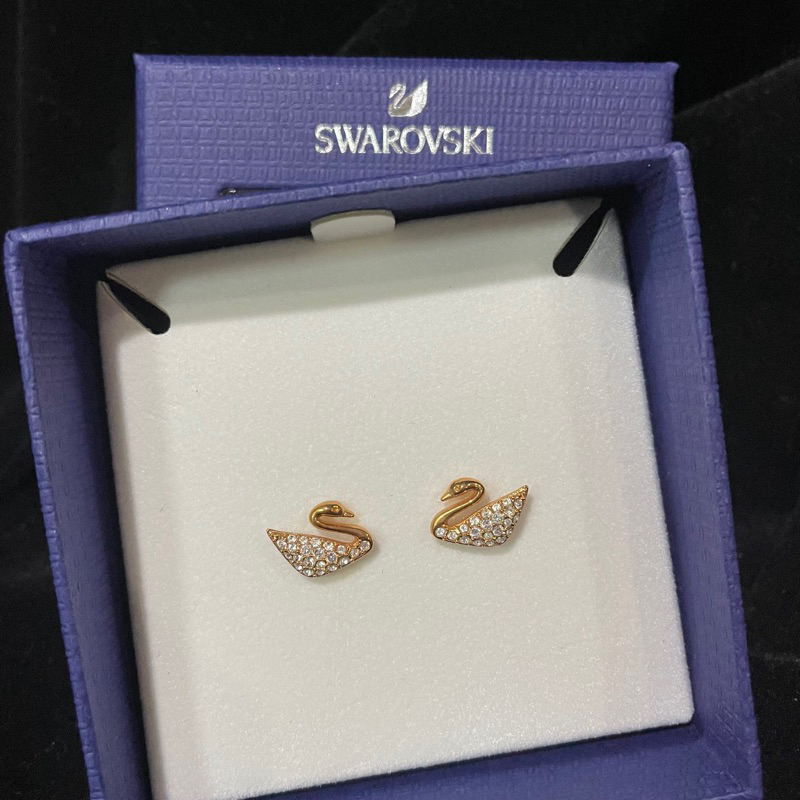 sale-แท้100-ต่างหู-swarovski-iconic-swan-pierced-earrings-จาก-swan-collection-แต่งด้วยคริสตัลสีขาว-ตัวเรือน-rose-gold
