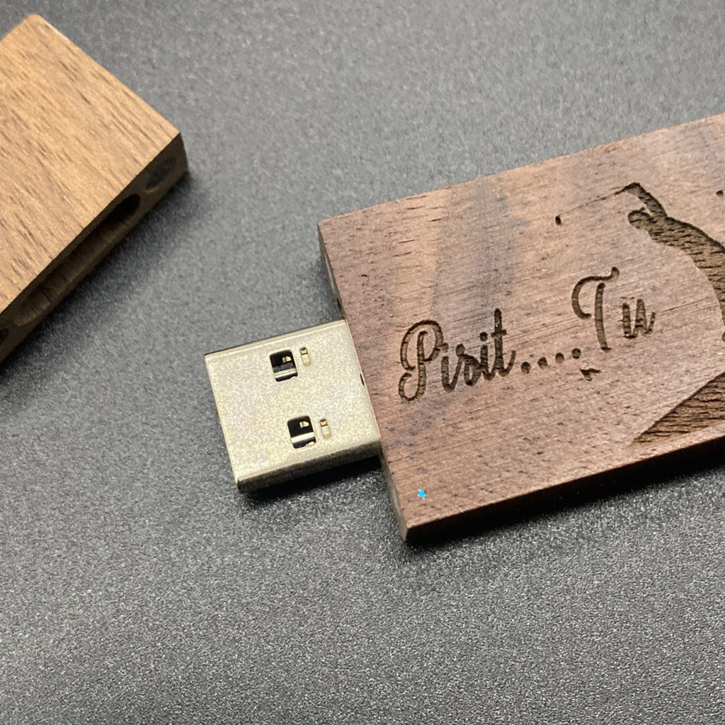 แฟลชไดร์ฟไม้วอลนัท-walnut-usb-เลเซอร์โลโก้-ความเร็ว-usb-3-0