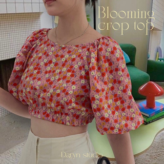 Blooming crop top[เสื้อครอป แขนตุ๊กตา]