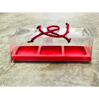 กล่องพลาสติกใส ฐานเจาะเหลี่ยม 3รู สีแดง(5ชิ้น)