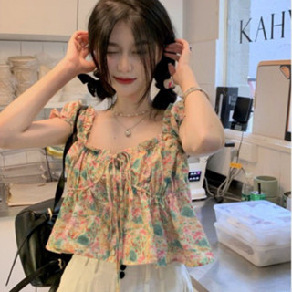 เสื้อเบลาส์แขนพองลายดอกไม้สไตล์วัยรุ่นน่ารักสำหรับสาวๆเสื้อเบลาส์แบบสั้นคอสี่เหลี่ยมผูกโบว์ไหปลาร้าสำหรับฤดูร้อนSL6226