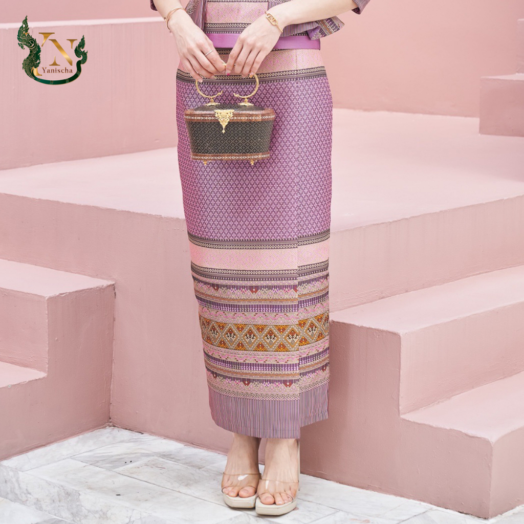 ชุดผ้าไหมซิ่นพิกุลตีนจก Limited Edition – งานช่างไทย 20 ปี ใส่แล้วดูผอม หรูภูมิฐาน มุมมองที่ 5