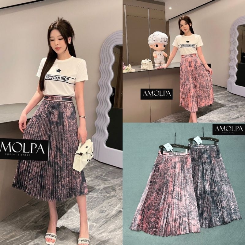 กระโปรง-long-skirt-christian-dior-คอลเลคชั่นใหม่-2023ss-เป็นงานตัวยาว-อัดพลีททั่วตัว-ขอบเอวอักษร-christian-dior