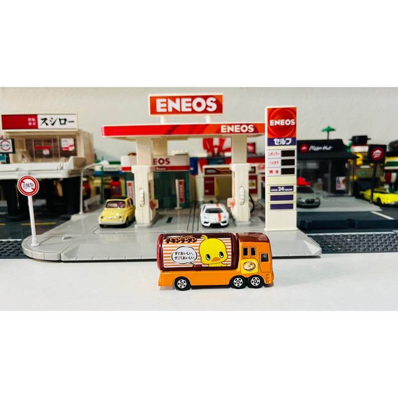 model-tomica-truck-nissin-event-truck