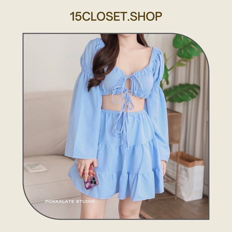 ชุดเซตเสื้อครอปผูกอกแขนยาว-กระโปรงสั้นต่อชายระบาย-งานสีพื้น