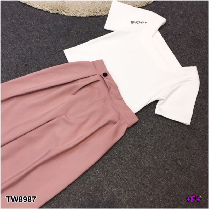 ชุดเซท-เสื้อยืด-แขนสั้น-สีขาว-กางเกงขายาว-ทรงขากระบอก-สีชมพู-เสื้อผ้าแฟชั่น-ชุดเที่ยว-ชุดทำงาน-8987
