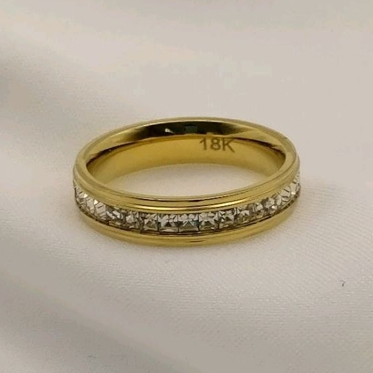 แหวนพลอยสแตนเลสยิงเลเซอร์แท้-100-พลอยแถวเดียวเต็มวง-สวยมากครับ