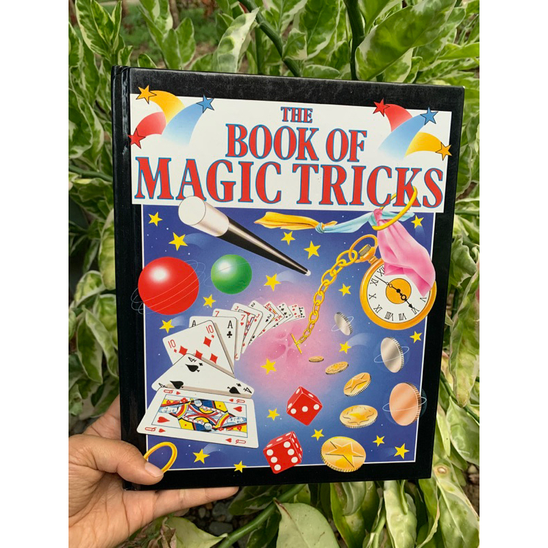 หนังสือภาษาอังกฤษThe book of magic tricks. Shopee Thailand
