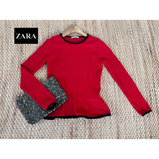 ZARA x cotton x L ผ้าร่องดีสีแดงสด ชายระบายผู้ดี Tag ครบ อก 34-36 ยาว 23 ❌ตำหนิคราบเปื้อน Code :824(6)
