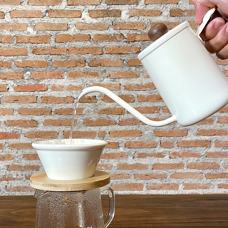 กาดริปกาแฟ กาน้ำปากเล็ก น้ำไหลเบามือ คุมสายน้ำง่าย กาน้ำดริปกาแฟ กาสแตนเลสดริปกาแฟ 600ml