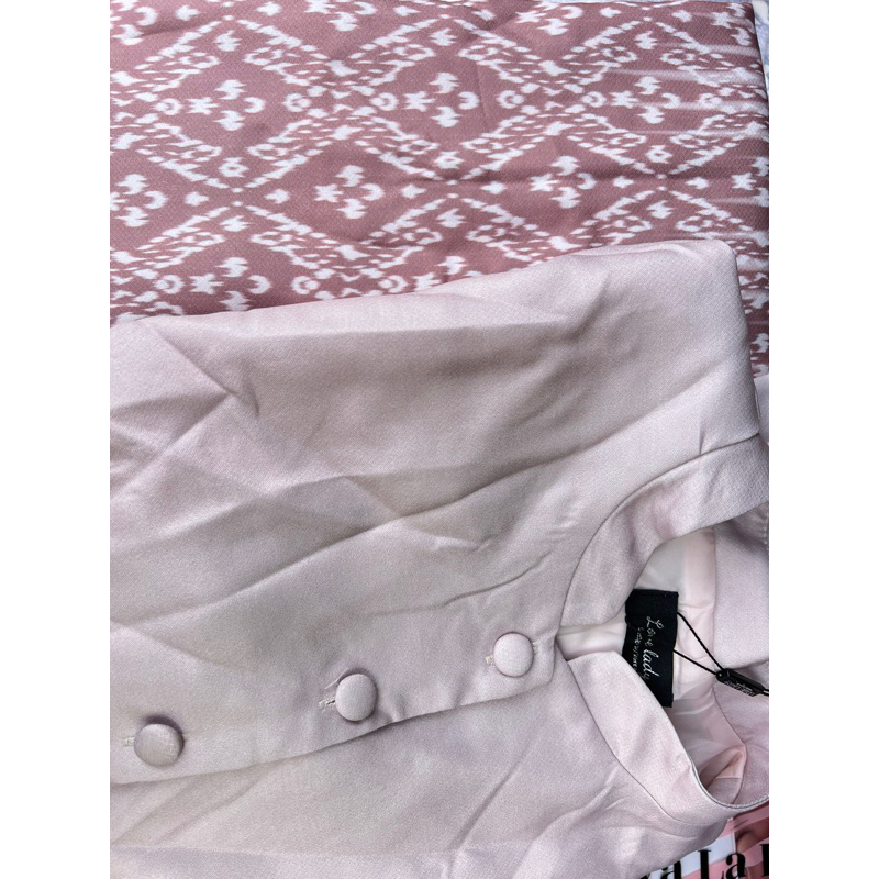 ชุดไทยจิตรลดาสีครีม ลายขอ ทรงสวยผ้าดี พร้อมส่ง ไซส์ S-4XL มุมมองที่ 5