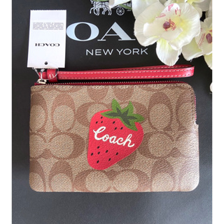 กระเป๋าคล้องมือ ไซส์S Coach Corner Zip Wristlet In Signature Canvas With Wild Strawberry CH530 6 นิ้ว ลายสตรอเบอรี่สีแดง