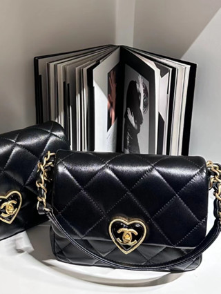 Chanel 23s heart-shaped buckle / lambskin / messenger bag