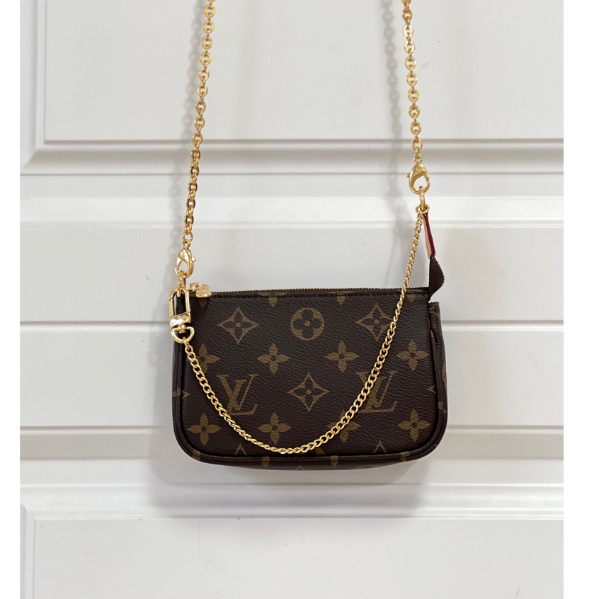 3400 Lv Pochette Accessoires on Chain M82510