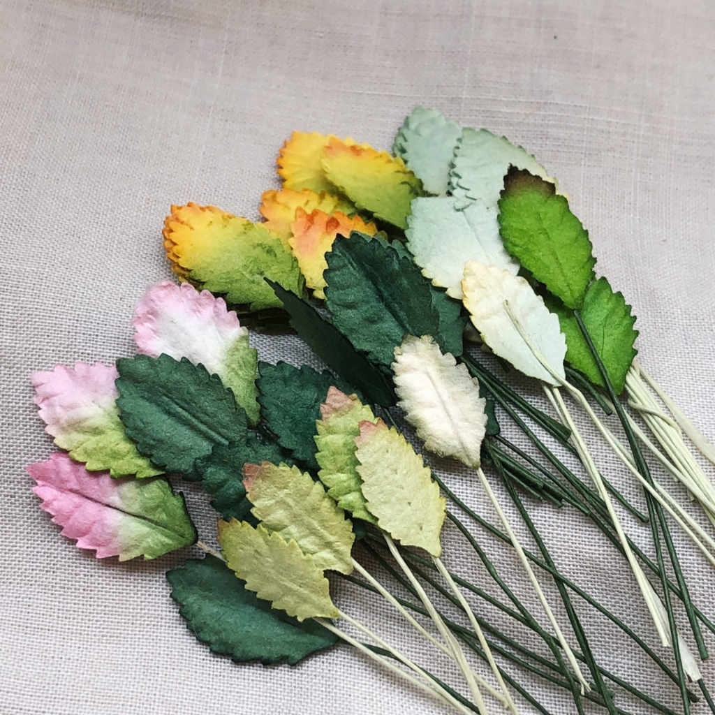 ใบไม้กระดาษสาไล่สีโทนเขียวเหลืองคละขนาดเล็กติดก้านลวด-100-ชิ้น-ดอกไม้ประดิษฐ์สำหรับงานฝีมือและตกแต่ง-l07