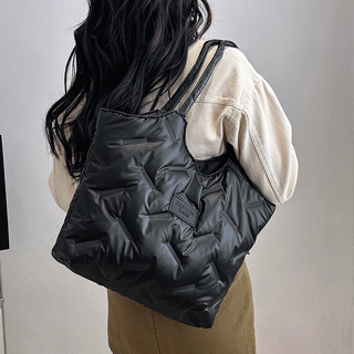 AMILA ใหม่ กระเป๋าบุนวมความจุขนาดใหญ่ กระเป๋าโท้ทความรู้สึกหรูหราของผู้หญิง