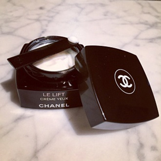 แบ่งขายCHANEL LE LIFT CREME YEUX LISSE RAFFERMIT SMOOTHS FIRMS