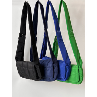 Pillow Bag กระเป๋าสี่เหลี่ยมสะพายไหล่ขนาดเล็ก มีกระดุมเหล็กปิดสายปรับได้ ผ้านุ่ม พร้อมส่ง