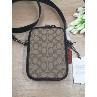 (ผ่อน0%) กระเป๋าใส่โทรศัพท์มือถือ Coach Stanton Crossbody In Signature Jacquard CH097 ลายซีสีน้ำตาล 5 นิ้ว