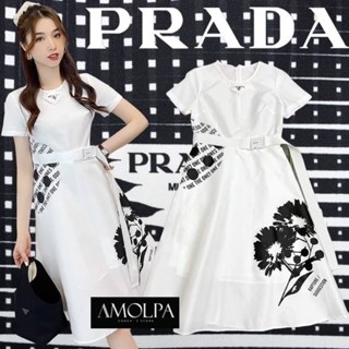 DRESS PRADA งานใหม่  2021SS  งานน่ารักมาก ผ้าดี๊ดีย์  หน้าอกปักดอกไม้ 3D พิมพ์ลาย PRADA มาพร้อมเข็มขัด PRADA