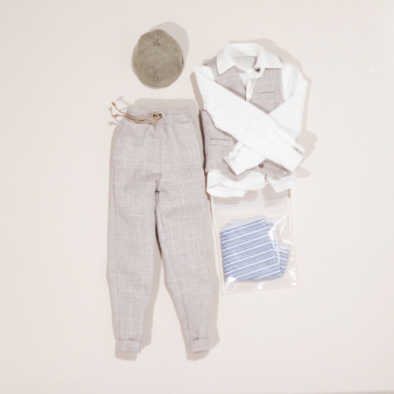 FASHION ROYALTY HOMME relooké 2 tenues OOAK Socle FR offert RARE