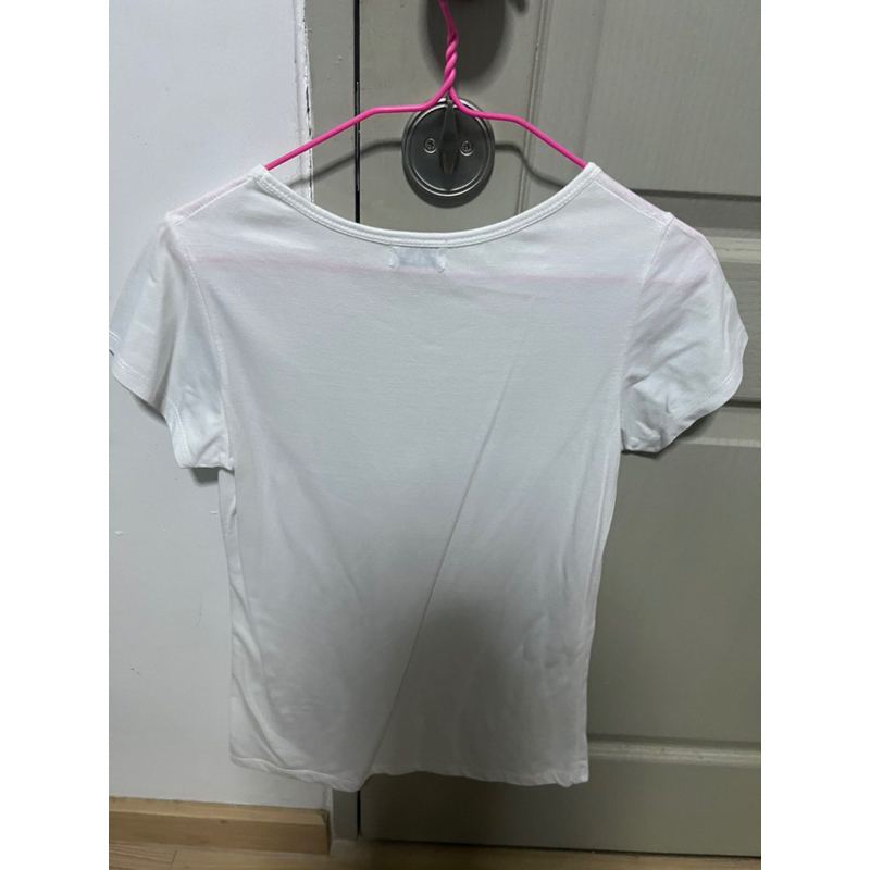 เสื้อยืด-มือสอง-สีขาว-เบอร์m