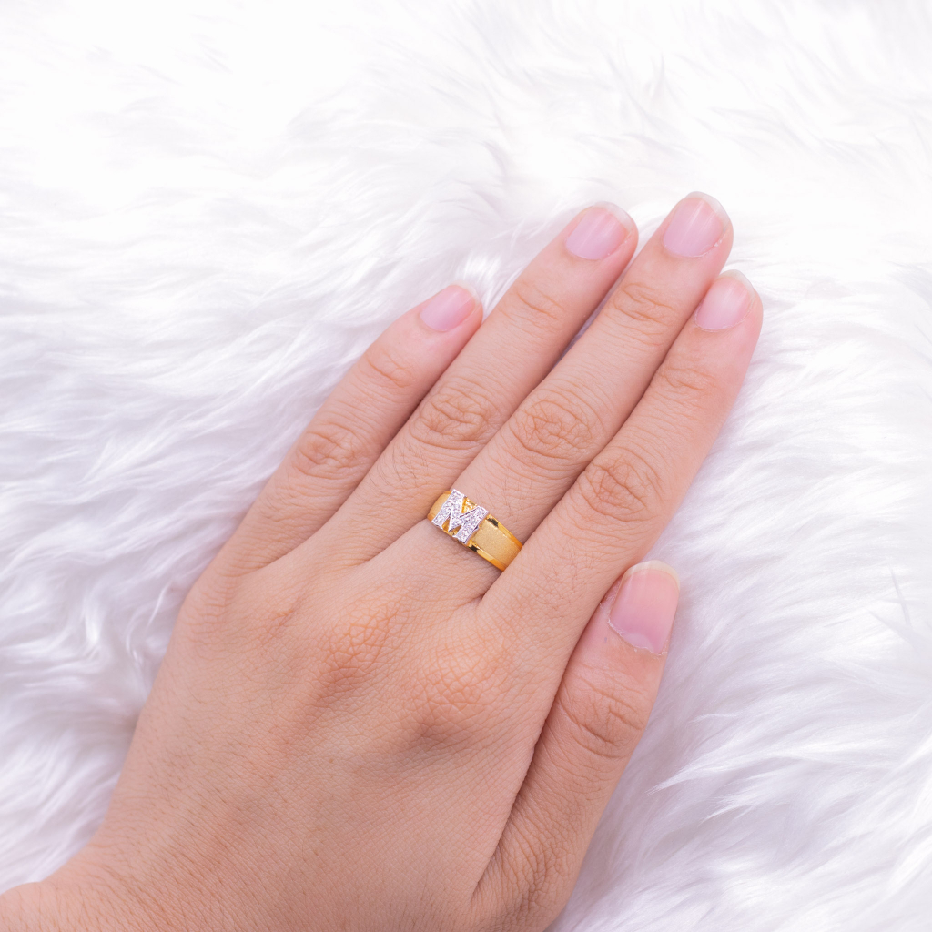 แหวนตัวอักษรตัว-m-แหวนเพชร-แหวนทองเพชรแท้-ทองแท้-37-5-9k-al104
