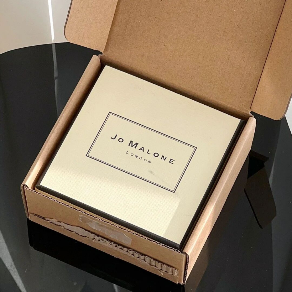 jo-malone-car-aromatherapy-car-bracket